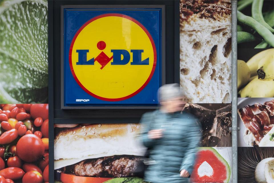 Der Discounter Lidl ruft spanische Würste zurück, bei denen die Kühlkette möglicherweise unterbrochen wurde. (Symbolbild)Marijan Murat/dpa