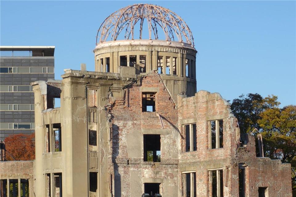 Der „Dom“ in Hiroshima, eine überkuppelte Ausstellungshalle der Industrie- und Handelskammer, überstand die Katastrophe als Ruine und ist Weltkulturerbe.Andreas Drouve/dpa-tmn