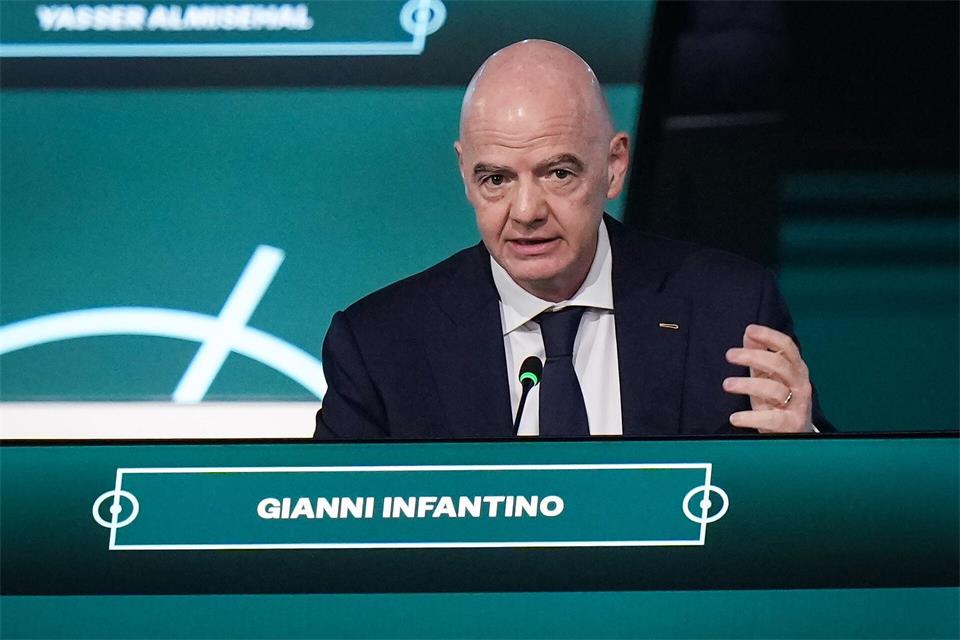 Der Druck auf Gianni Infantino wächst. (Archivbild)Darryl Dyck/The Canadian Press/AP/dpa