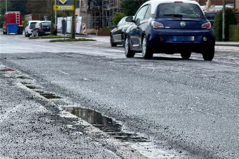 Der Dülmener Weg ist teilweise eine Buckelpiste geworden. Frühestens 2027 soll sich das ändern.