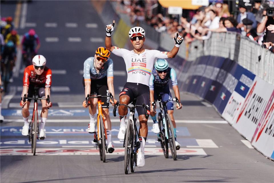 Der Ecuadorianer Jhonatan Narvaez hat die vierte Etappe des Giro d’Italia gewonnen.Gian Mattia d’Alberto/LaPresse/AP/dpa