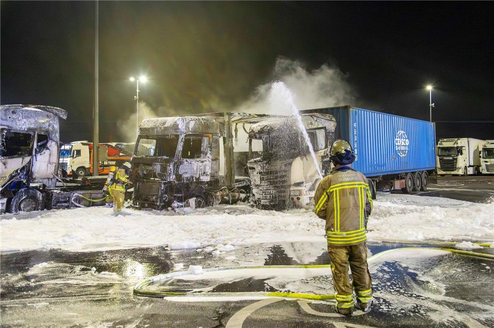 Der Einsatz dauerte rund drei Stunden an.Justin Brosch/dpa