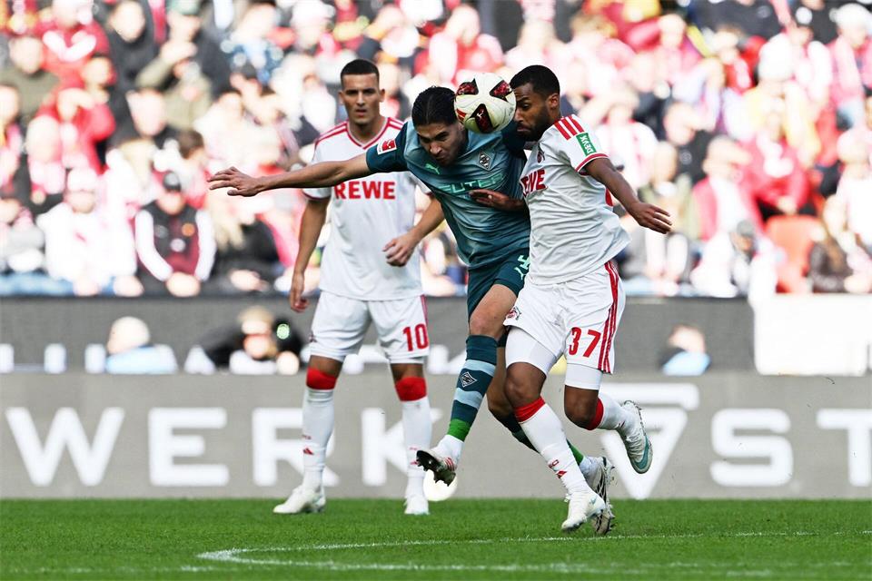 Der Einsatz stimmte bei beiden Teams.Federico Gambarini/dpa