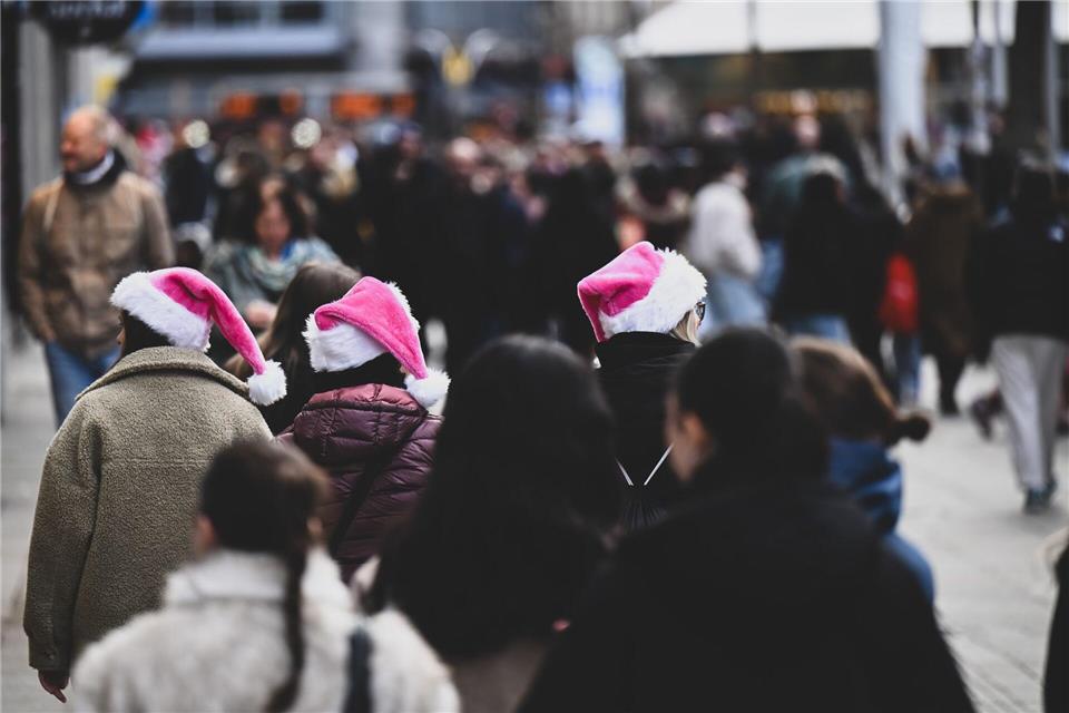 Der Einzelhandel klagt über schleppende Weihnachtsumsätze. (Archivbild)Marius Bulling/dpa