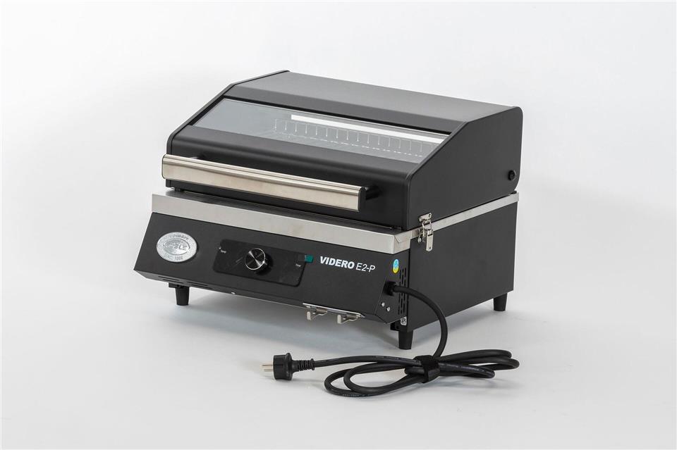Grillen ohne Kohle und Gas: Elektrogrills im Test Der Elektrogrill „Videro E2-P“ von Rösle bekam die Gesamtnote 2,2 und kostet rund 480 Euro.Michael Müller-Münker/selbst ist der Mann/dpa-tmn