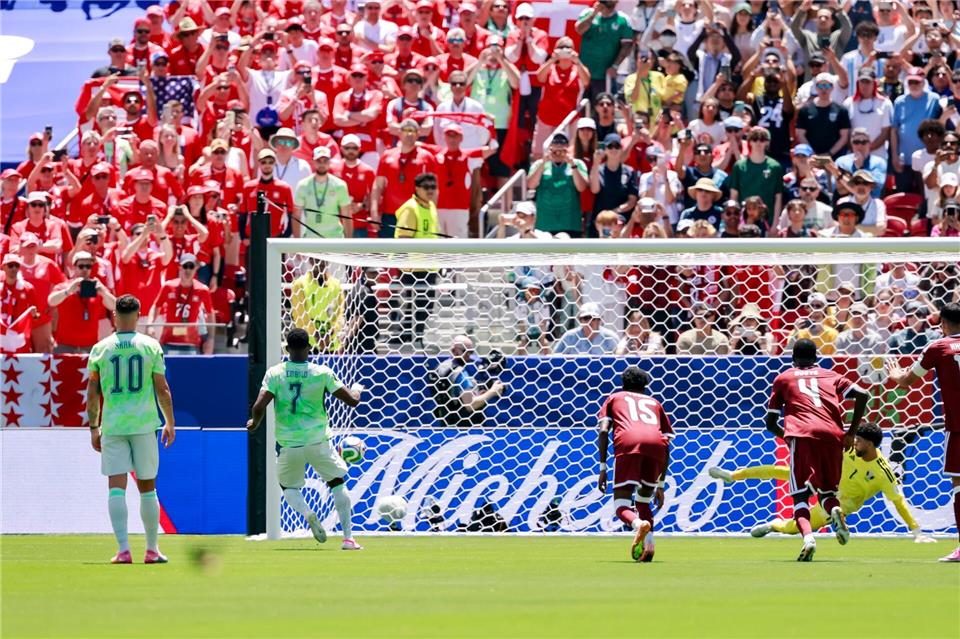 Der Elfmeter für die Schweiz im WM-Spiel gegen Katar war regulär.Peter Klaunzer/KEYSTONE/dpa