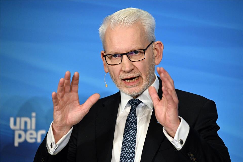 Der Energiekonzern Uniper will erstmals seit vier Jahren wieder eine Dividende zahlen. Uniper-Chef Michael Lewis sieht darin ein Zeichen der finanziellen Stabilität. Federico Gambarini/dpa