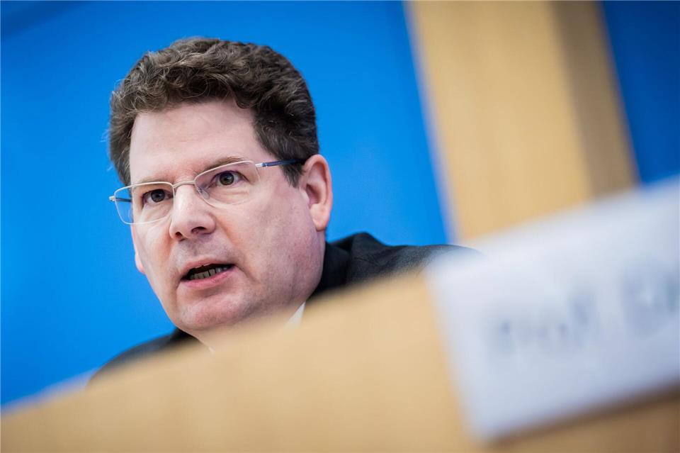 „Der Energiepreisschock wird die Wirtschaft in Ostdeutschland wohl in etwa so stark belasten wie die in Deutschland insgesamt“, sagt IWH-Vizepräsident Oliver Holtemöller.Christoph Soeder/dpa