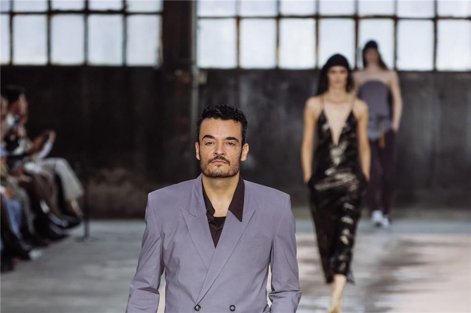 Der Entertainer Giovanni Zarrella hat sich unter die Laufsteg-Models gemischt. Alessandro Bremec/IPA via ZUMA Press/dpa