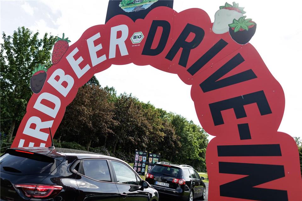 Der Erdbeer-Drive-in ist in der Nähe der Autobahn 30 bei Salzbergen.David Ebener/dpa
