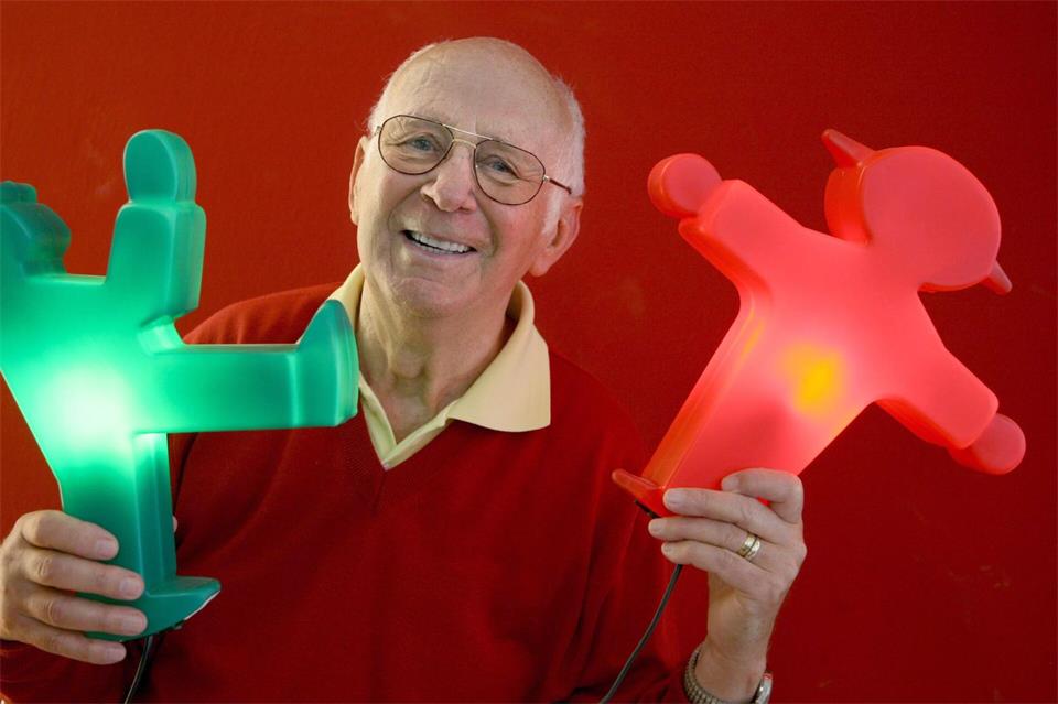 Der Erfinder des Ampelmännchens, Karl Peglau, starb 2009. (Archivbild)picture alliance / dpa