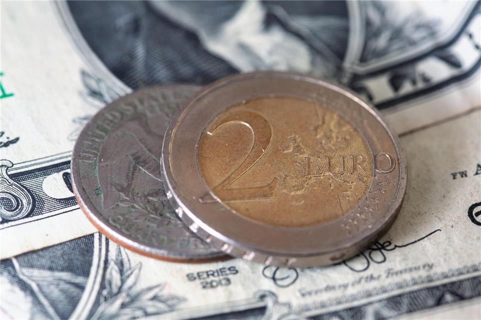 Der Euro hat einen vergleichsweise hohen Kurs zum US-Dollar erreicht. (Symbolbild)Fernando Gutierrez-Juarez/dpa
