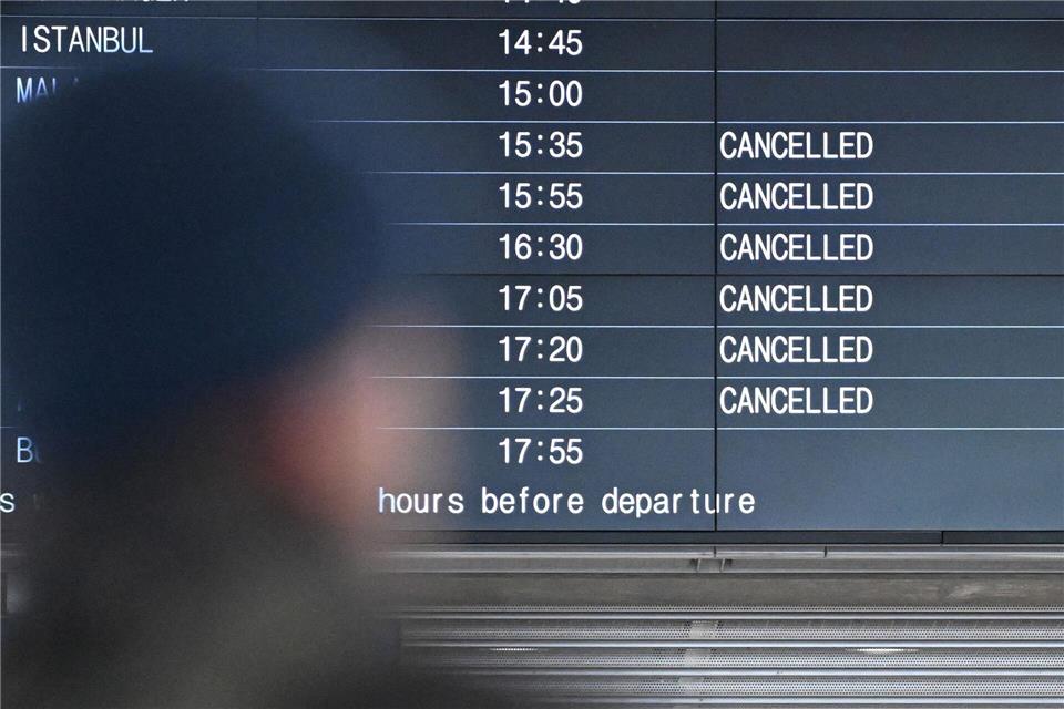 Der Europäische Gerichtshof stärkt Flugreisenden, die über Buchungsportale buchen, mit einem Urteil den Rücken. (Symbolbild)Bernd Weißbrod/dpa