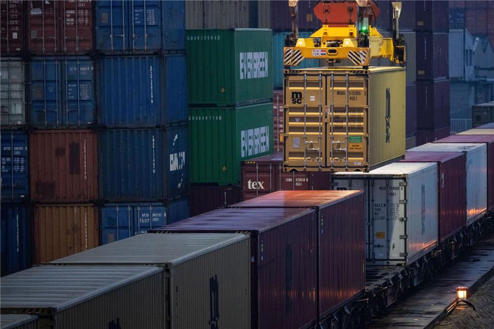 Der Export ist die Hoffnung der deutschen Wirtschaft. (Symbolbild)Marijan Murat/dpa