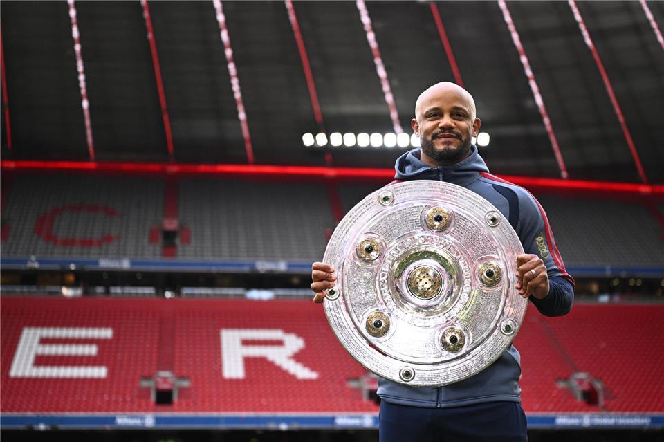 Der FC Bayern München mit Vincent Kompany trifft zum Auftakt der neuen Bundesliga-Saison auf den VfB Stuttgart. (Archivbild)Tom Weller/dpa