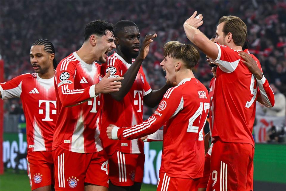 Der FC Bayern jubelt weiter über Tore von Lennart Karl (m).Sven Hoppe/dpa