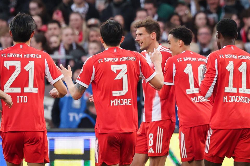 Der FC Bayern und sein Rekordtorschütze Leon Goretzka nach dem 5:0 beim FC St. Pauli.Christian Charisius/dpa