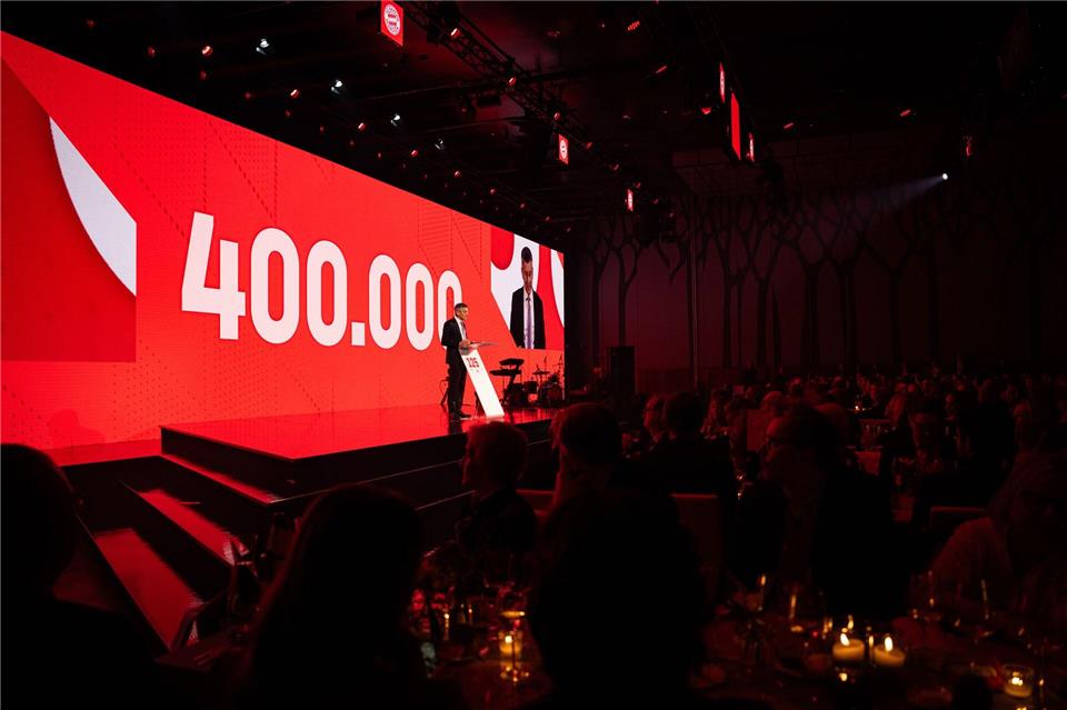 Der FC Bayern vermeldet 400.000 Mitglieder im Verein.Club Fotograf/FC Bayern M�nchen/
