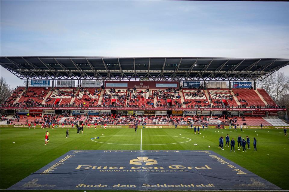 Der FC Energie Cottbus wird 60 - das feiern viele Fans (Archivbild). Julius Frick/dpa