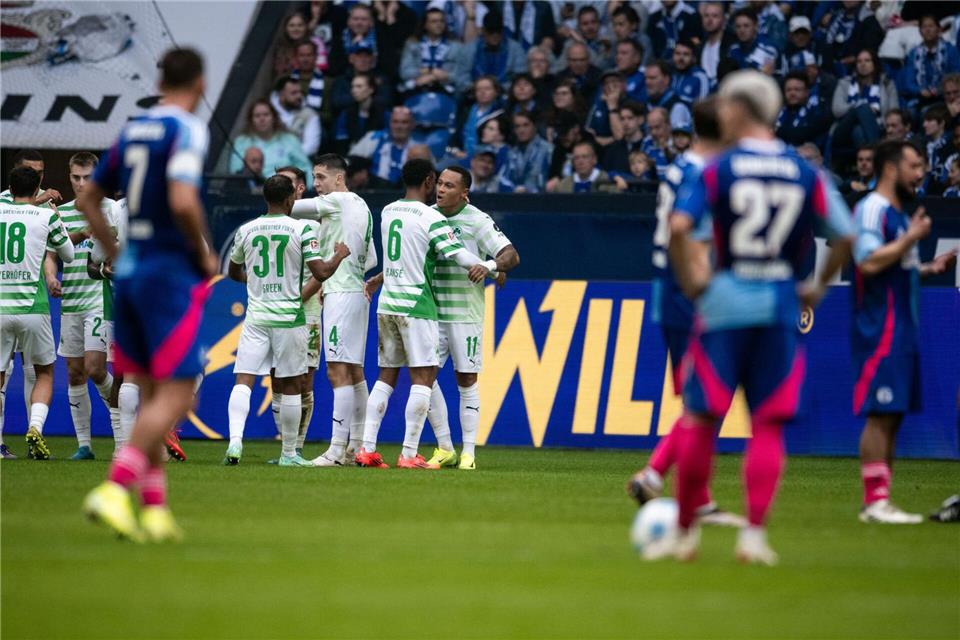 Der FC Schalke 04 musste gegen die SpVgg Greuther Fürth die nächste Niederlage hinnehmen.Fabian Strauch/dpa