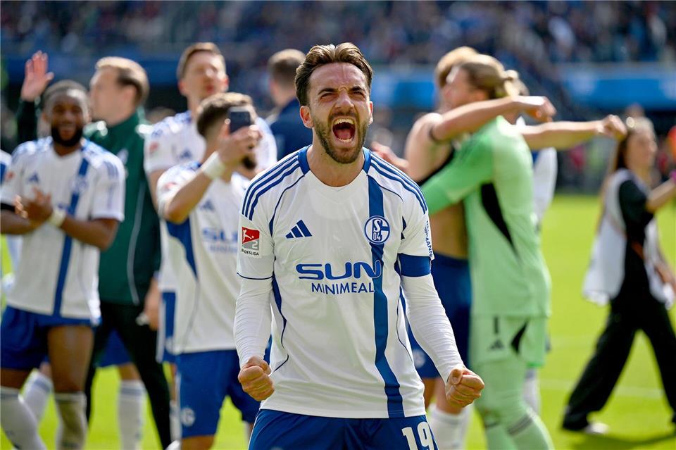Der FC Schalke 04 steht kurz vor dem Aufstieg. (Archivbild)Swen Pförtner/dpa