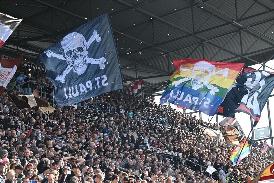 Der FC St. Pauli spielt am Wochenende in Frankfurt.Carmen Jaspersen/dpa