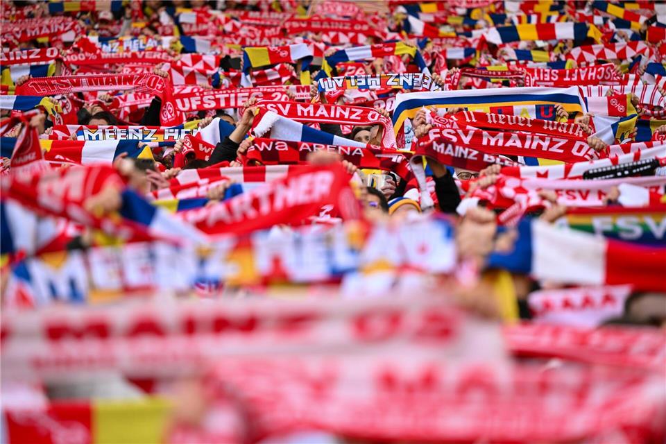 Der FSV Mainz 05 ist bei Borussia Dortmund gefordert. (Archivbild)Florian Wiegand/dpa