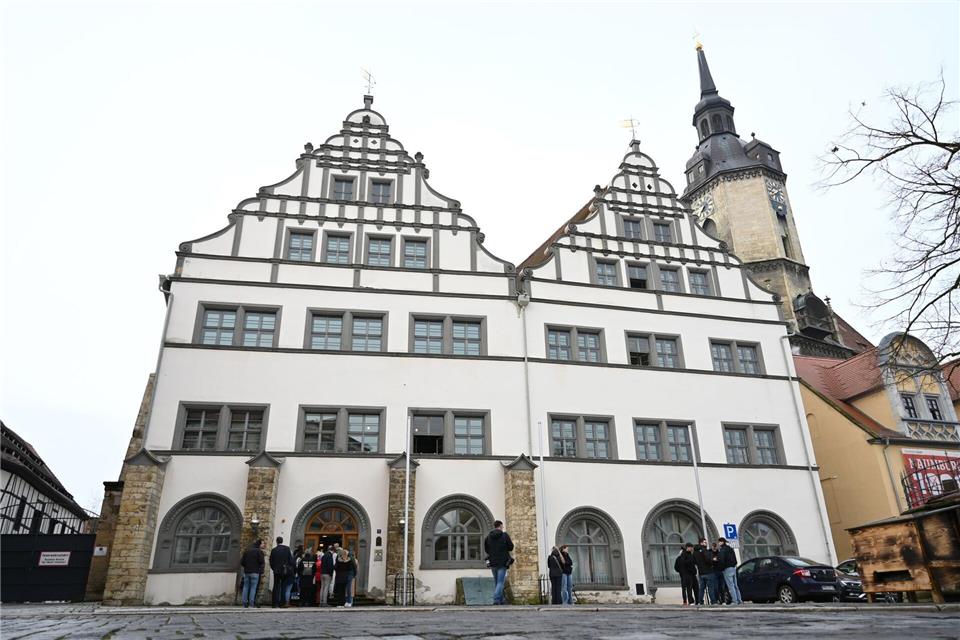 Angehörige fordern mehr Sicherheit nach tödlichem Unfall  Der Fahrer des Unfallwagens wurde vom Amtsgericht Naumburg zu zwei Jahren Freiheitsstrafe verurteilt. (Archivbild)Elisa Schu/dpa