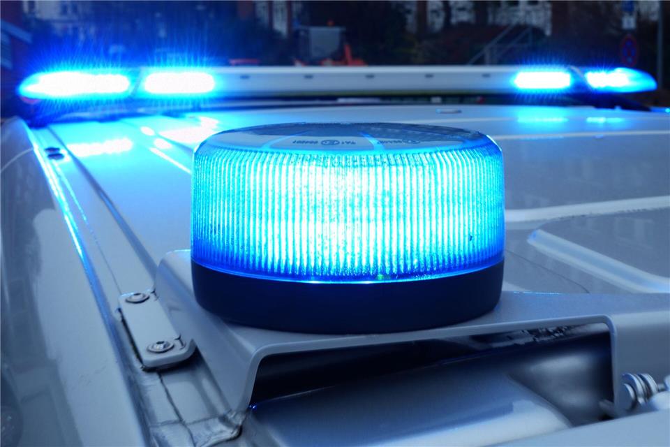 Der Fahrer wurde nach bisherigen Erkenntnissen nicht verletzt. (Symbolbild)Marcus Brandt/dpa