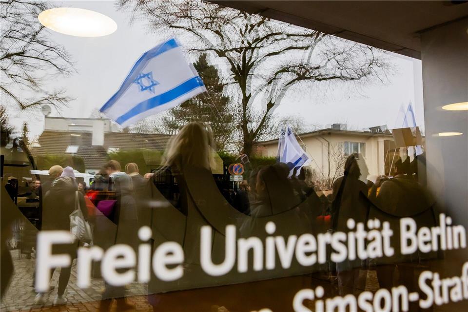 Der Fall eines jüdischen Studenten der Freien Universität (FU) Berlin, der gewaltsam attackiert wurde, beschäftigt seit längerem die Justiz. (Symbolbild)Christoph Soeder/dpa