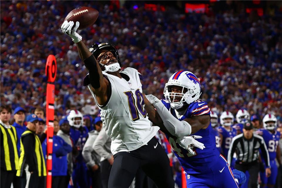 Comeback-Spektakel in Buffalo: Bills bezwingen Ravens 41:40 Der Fang mit einer Hand war der erste Touchdown für DeAndre Hopkins als Spieler der Baltimore Ravens. Jeffrey T. Barnes/AP/dpa