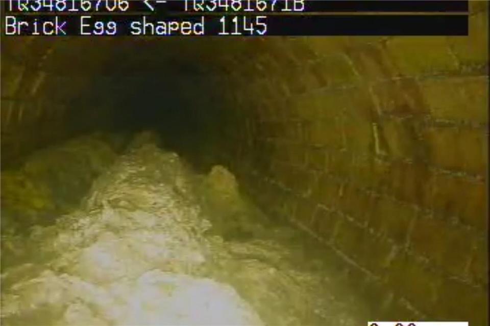 Der Fettberg wiegt etwa 100 Tonnen.Thames Water/Press Association/dpa