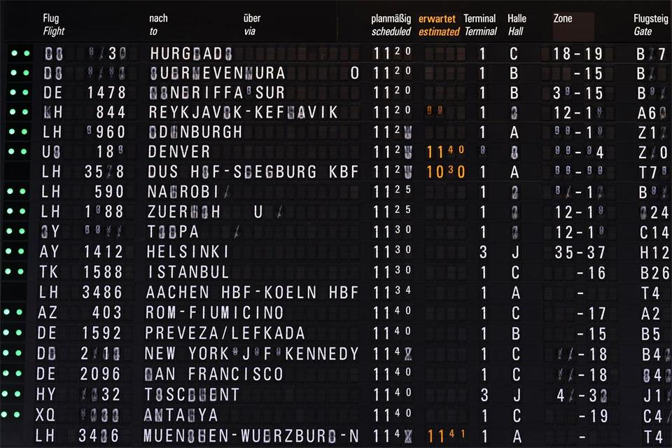 Der Flug nach Bangkok musste umkehren. (Symbolbild)Jennifer Brückner/dpa