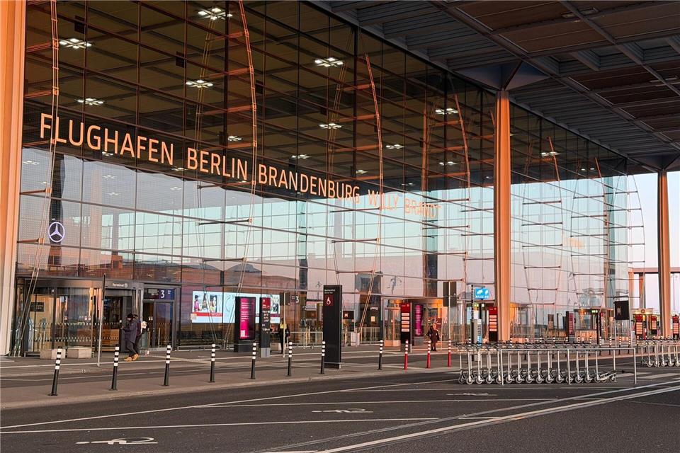 Der Flugbetrieb am BER ist wieder angelaufen.Dominik Kotzur/dpa