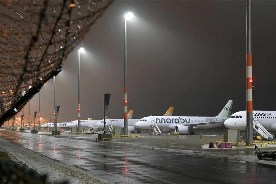 Der Flugbetrieb am Hauptstadtflughafen BER ist nach Unternehmensangaben stabil. (Archivbild)Michael Bahlo/dpa
