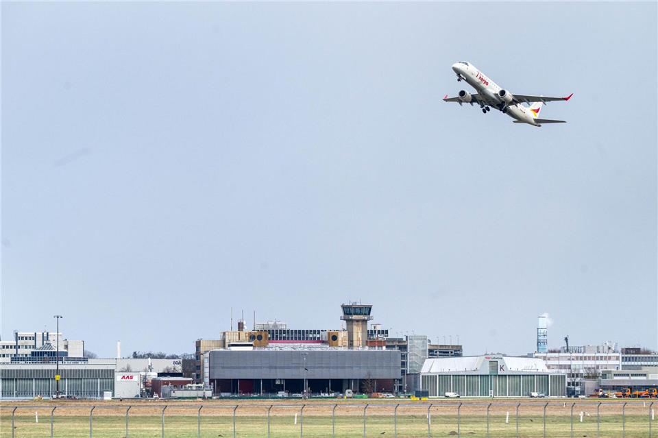 Der Fluggast wollte von Bremen aus verreisen. (Archivbild)Sina Schuldt/dpa