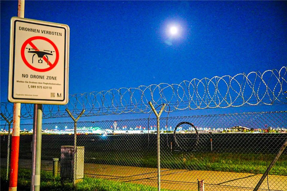 Der Flughafen München musste im Oktober wegen Drohnensichtungen mehrfach den Betrieb einstellenEnrique Kaczor/onw-images/dpa