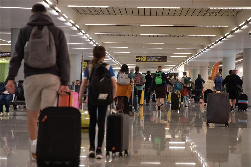 Der Flughafen Palma de Mallorca wurde häufig aus Baden-Württemberg angeflogen. (Archivbild)Clara Margais/dpa