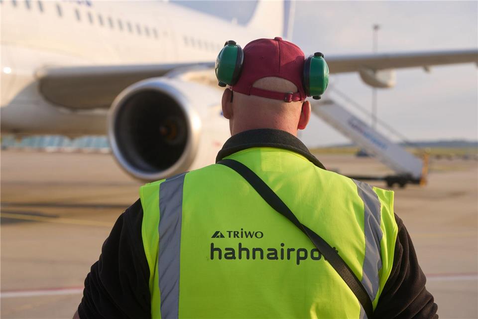 Der Flughafen im Hunsrück arbeitet mit dem in Kasachstan zusammen. (Symbolbild)Thomas Frey/dpa