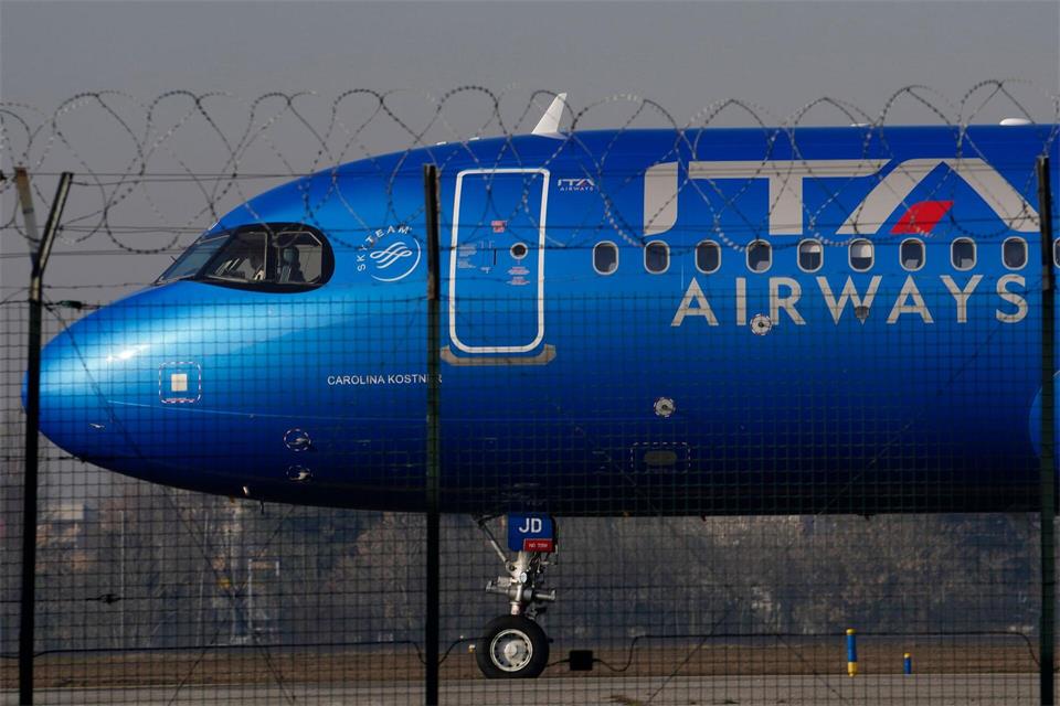 Der Flugverkehr über Italien ist beeinträchtigt. (Archivbild)Luca Bruno/AP/dpa