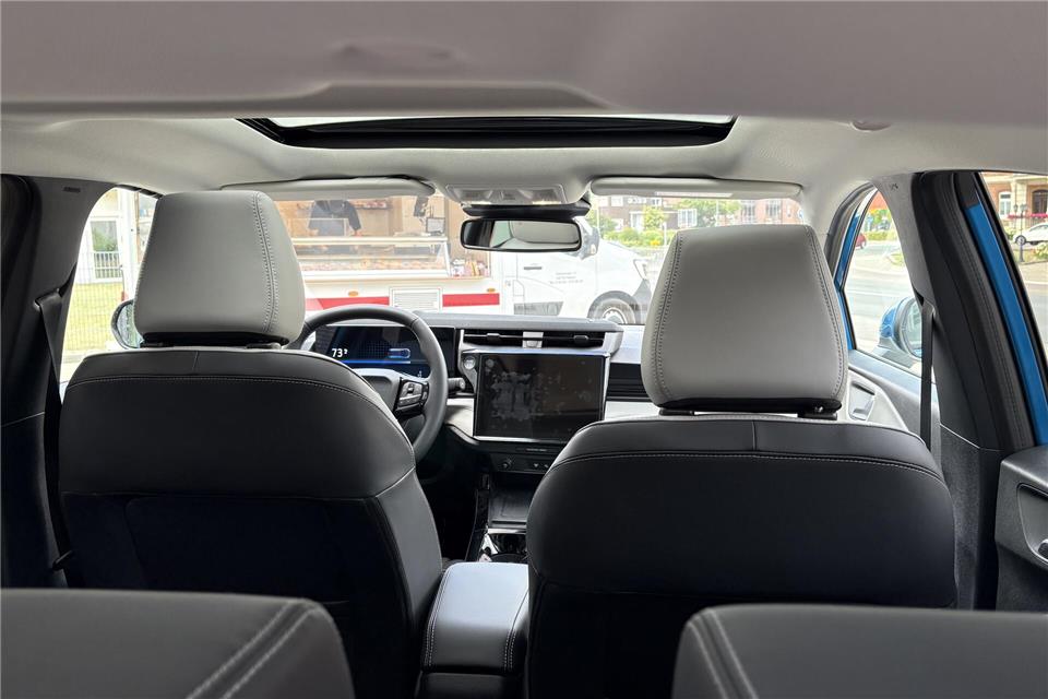 Der Ford Puma Gen E überzeugt innen mit Raum und Komfort.