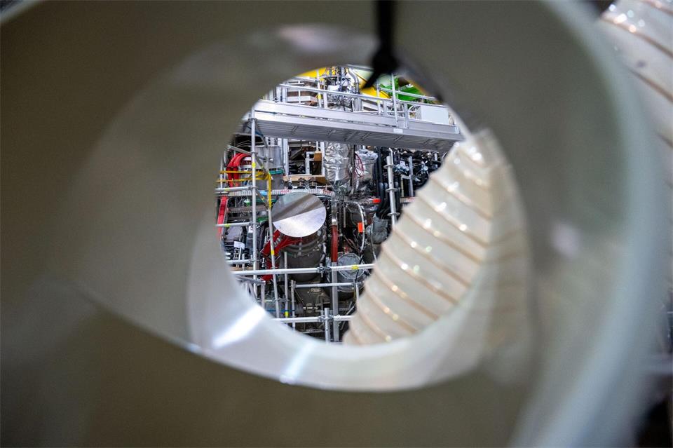 Der Forschungsreaktor „Wendelstein 7-X“ im Max-Planck-Institut für Plasmaphysik: Die Arbeit von Proxima Fusion basiert auf den Forschungsergebnissen des Instituts. (Archivbild)Stefan Sauer/dpa