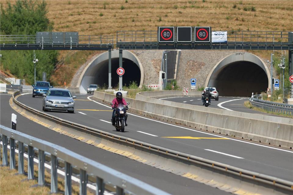 Der Frankenhainer Tunnel wurde vorzeitig wieder für den Verkehr freigegeben. (Archivbild)Nadine Weigel/dpa