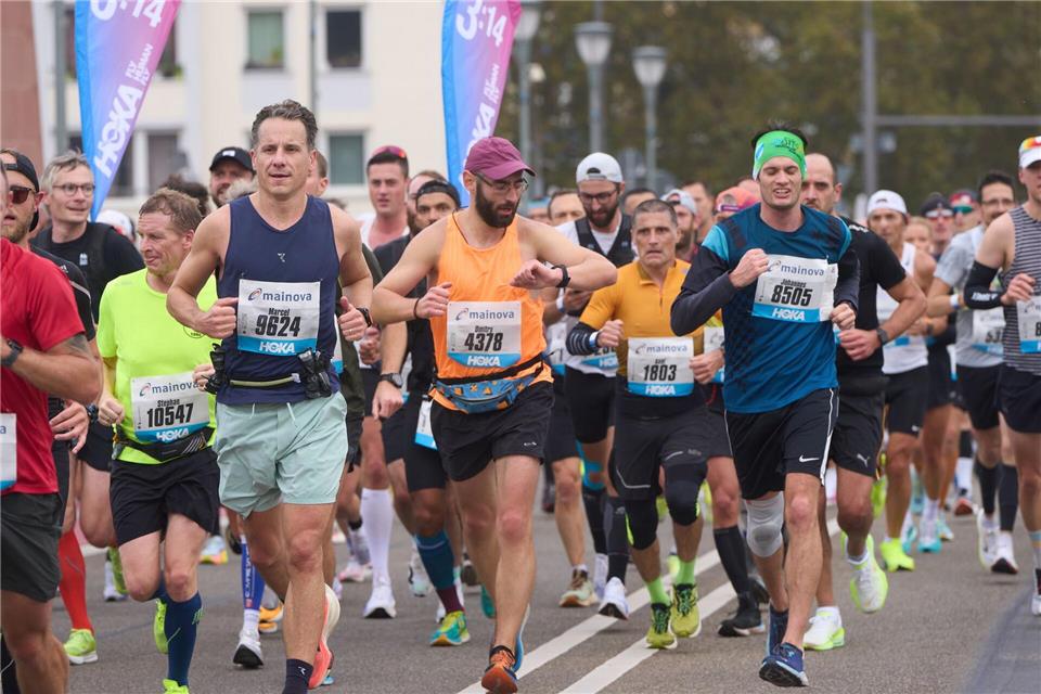 Frankfurt-Marathon: Strecke, Favoriten und ein Rekord Der Frankfurt-Marathon ist einer der größten in Deutschland. (Archivbild)Thomas Frey/dpa