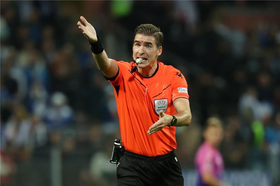 Der Franzose François Letexier pfiff zuvor schon das Finale der Europameisterschaft.Christian Charisius/dpa