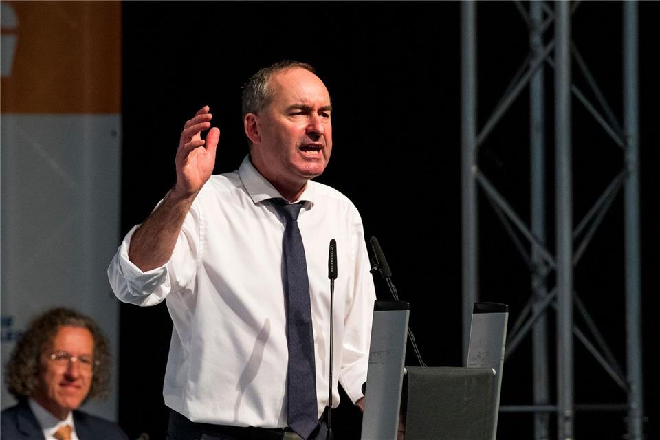 Der Freie-Wähler-Vorsitzende Hubert Aiwanger spricht sich für einen „Neuanfang in der Migrationspolitik“ aus.Daniel Vogl/dpa