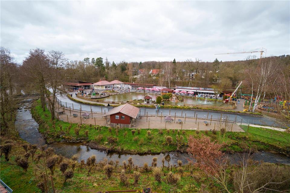 Der Freizeitpark Lochmühle liegt direkt am Erlenbach. Andreas Arnold/dpa