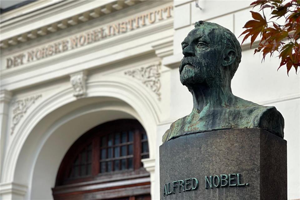 Der Friedensnobelpreis ist das Aushängeschild Norwegens. Doch selbst die prestigeträchtige Auszeichnung bleibt vom Epstein-Skandal nicht verschont. (Archivbild)Steffen Trumpf/dpa