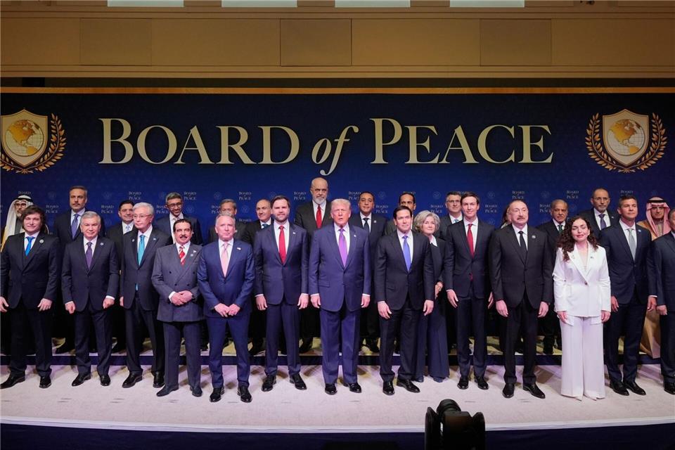 Der Friedensrat ist zu einer ersten Sitzung in Washington zusammengekommen.Mark Schiefelbein/AP/dpa