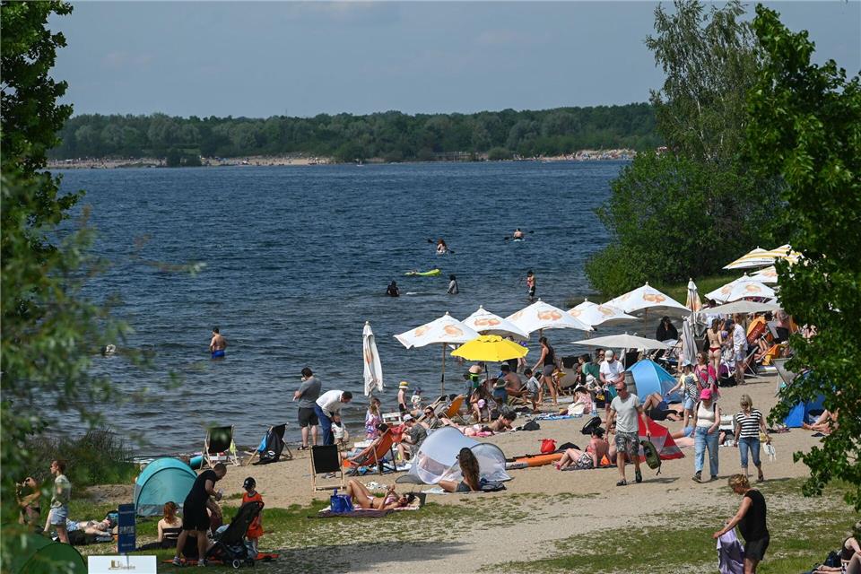 Der Frühling hat sich in Sachsen sommerlich verabschiedet. Insgesamt war er deutlich sonniger und wärmer als üblich - aber auch trockener (Symbolbild)Heiko Rebsch/dpa